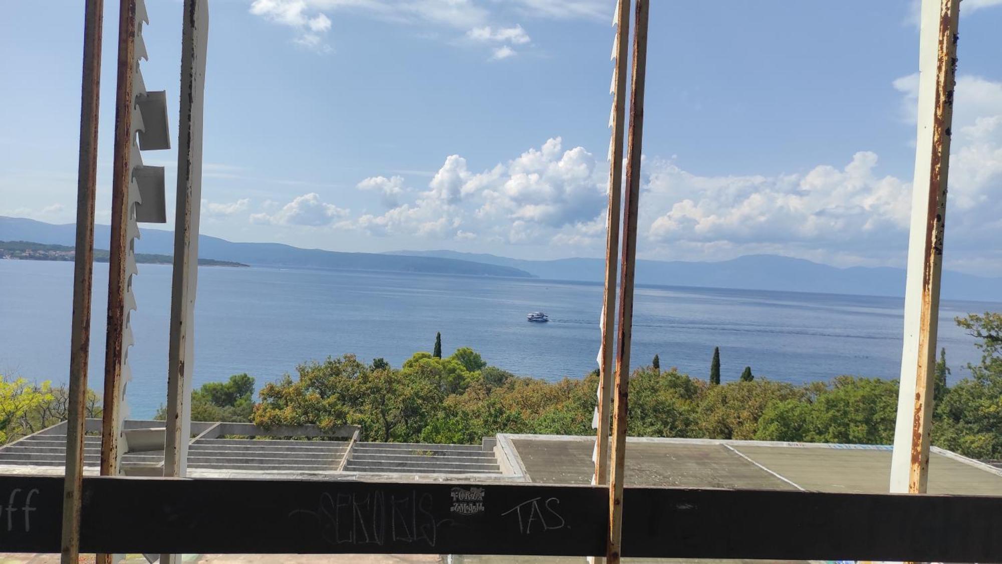 Haludovo Virtual Ruin Hotel Bungaloos Apartments And Camping, International Cooperation And Assistance For Rebirth Baracska Zewnętrze zdjęcie
